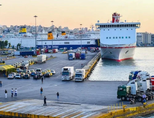 Grevă în Grecia de 1 Mai: feriboturile rămân în porturi, turiștii și șoferii, blocați între continent și insule