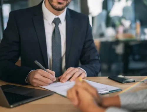 Mii de oameni din UK ar putea lucra ilegal fără să știe? Avertisment privind „falsul self-employment”
