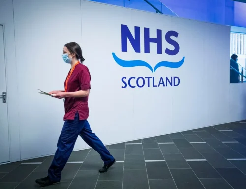 NHS Scotland, sub presiune: liste mari de așteptare, probleme financiare și acuzații politice înainte de alegeri