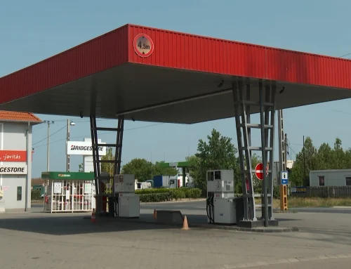 Fetiță româncă uitată într-o benzinărie din Ungaria în drum spre România
