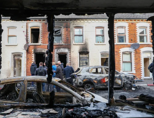 „Este rasism în forma sa cea mai pură”. Noi dezvăluiri despre violențele din Belfast care au vizat minoritățile etnice