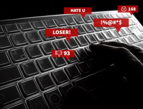 Cine sunt, de fapt, oamenii care lasă comentarii pline de hate?