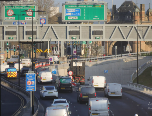 Noi taxe pentru șoferii din Londra. TfL majorează tarifele pentru Blackwall și Silvertown