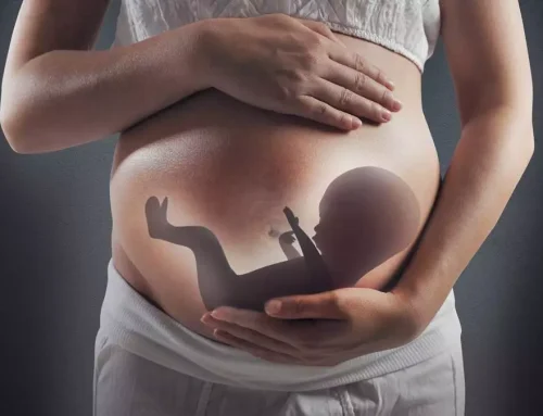 O româncă și-a scos bebelușul la vânzare pe Facebook. Copilul avea trei zile