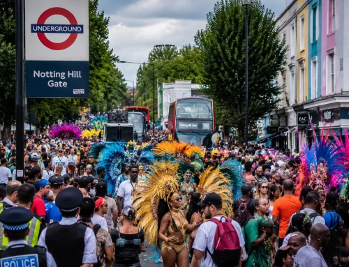 Notting Hill Carnival aduce un weekend aglomerat în Londra. Ce trebuie să știe cei care călătoresc cu transportul public