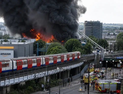 Incendiu major în Neasden. Circulația pe două linii de metrou din Londra, grav afectată