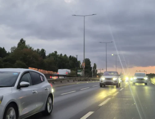 Farurile LED, sub lupa autorităților britanice. Noi reguli după plângerile a mii de șoferi